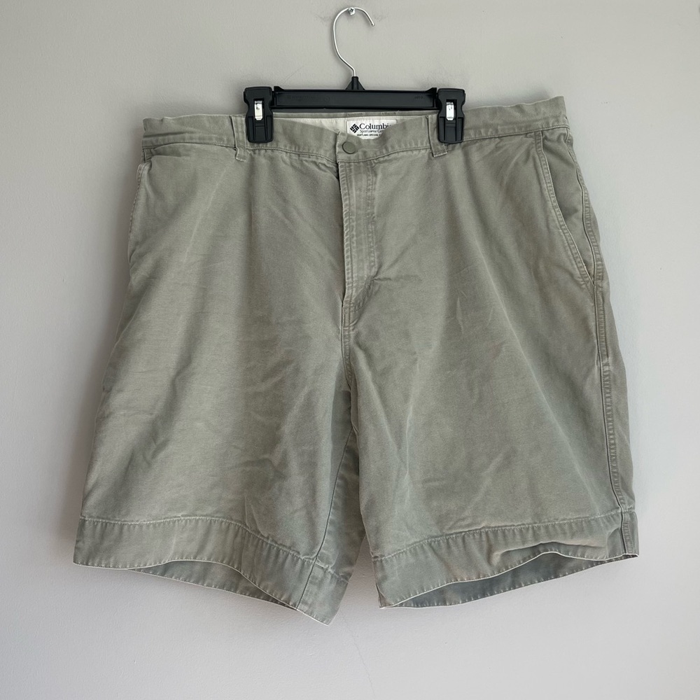 Men’s Columbia Grey Khaki Shorts